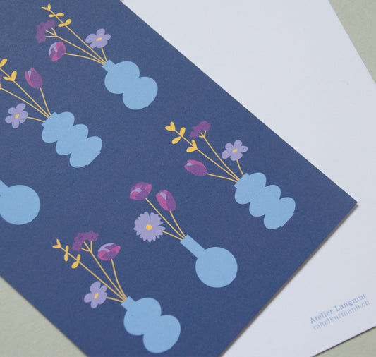 Atelier Langmut - Postkarte "Blumenvase" (blau)