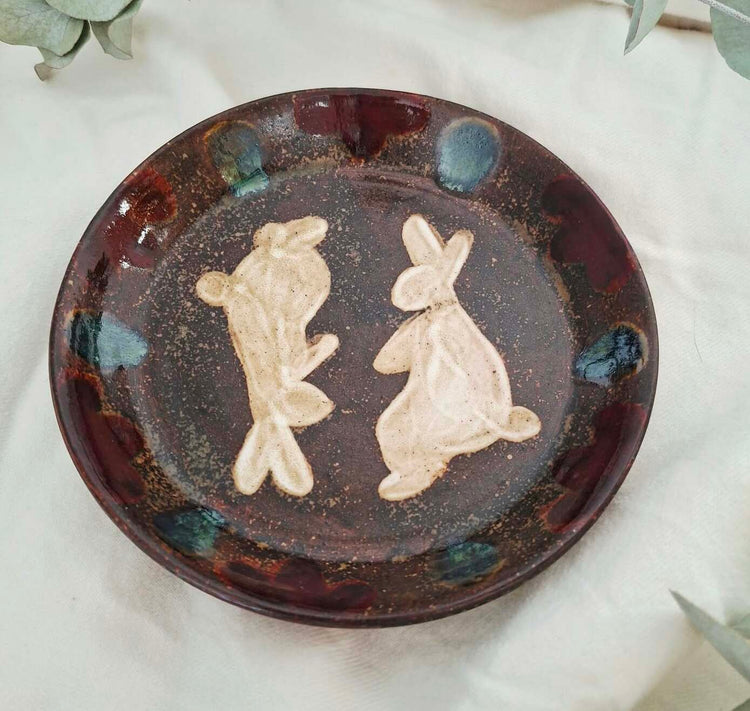 AyuanCeramic - Teller "Dancing rabbits" (1 Stück)