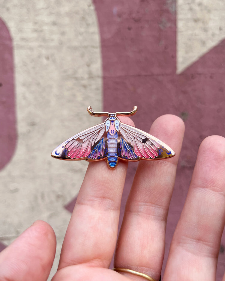 Sandra Staub - Pin's "YONI MUDRA PIN" (Noir)