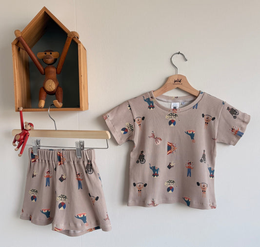 Karin Lena Schmid x Wild Sparkle - Kinder Shorts "Circus"