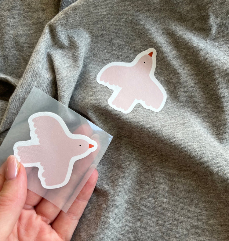 Karin Lena Schmid - Bügelbild "Rosa Vogel"