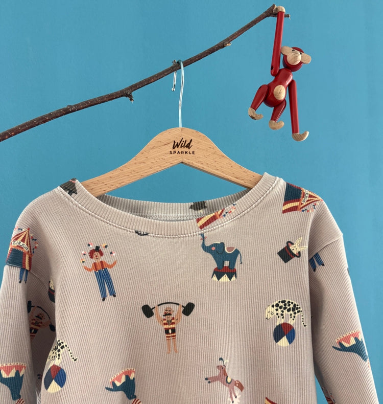 Karin Lena Schmid x Wild Sparkle - Kinder Langarm T-Shirt "Circus"