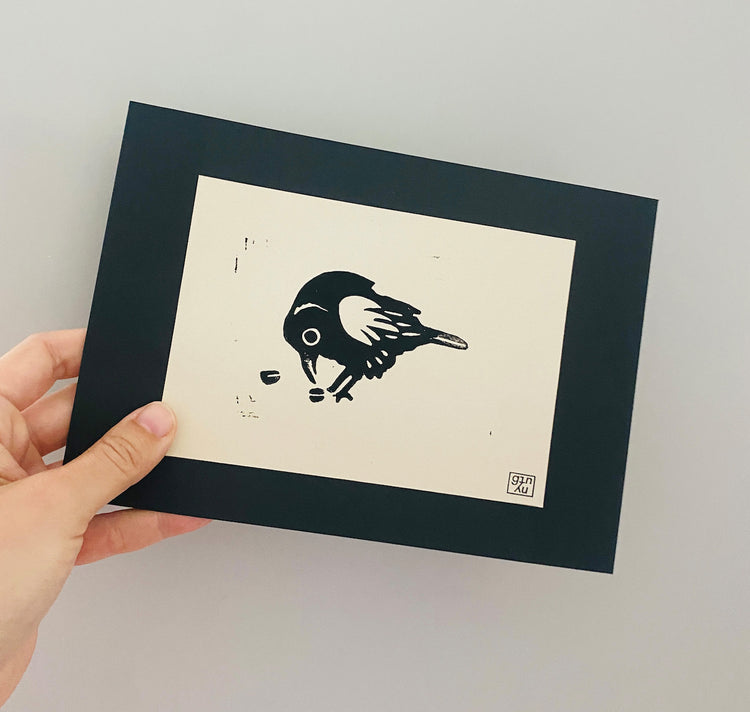 GINNY - Biglietto - Linoleografia "Corvo con noce"