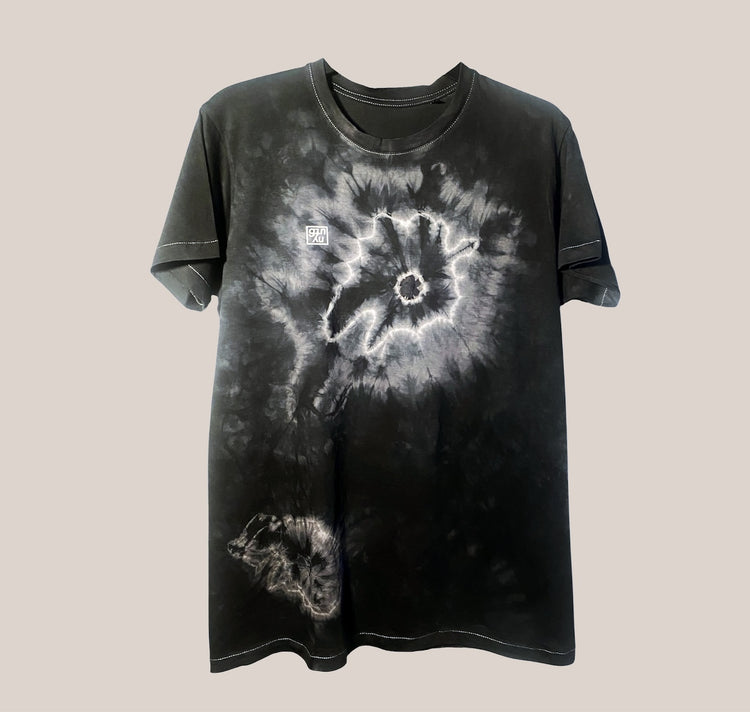 GINNY - Maglietta Batik Unica „SATORI LETTERS“