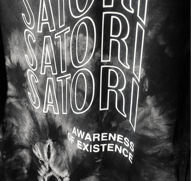 GINNY - Maglietta Batik Unica „SATORI LETTERS“