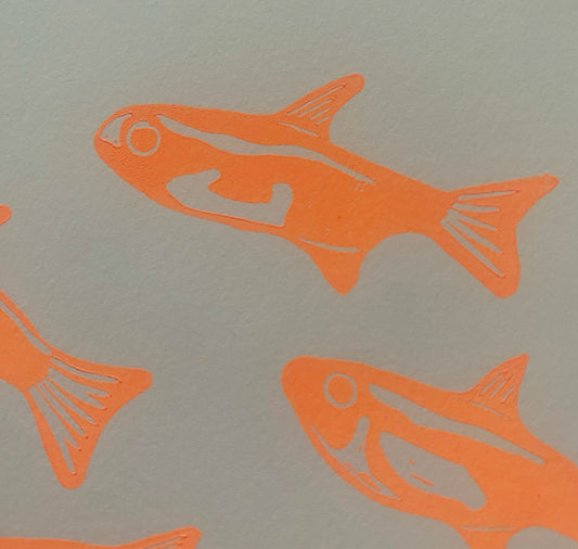 GINNY - Karte „Die Neonsalmler Neon-Orange“, Linoldruck