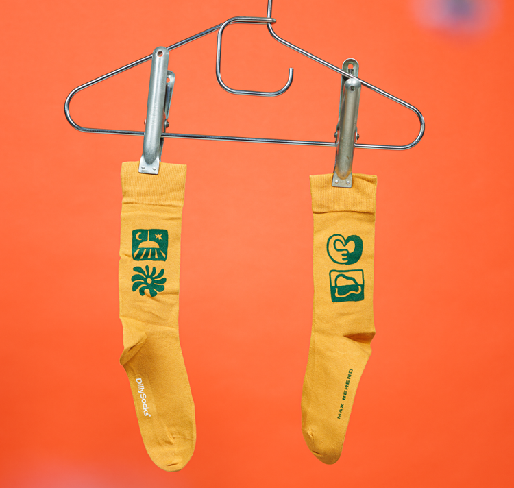 Max Berend x Willio.Studio - Socken "Poesiealbum" (Orange)