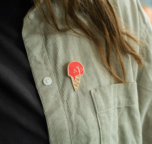 YOMA design factory - Pin "Soft Ass"