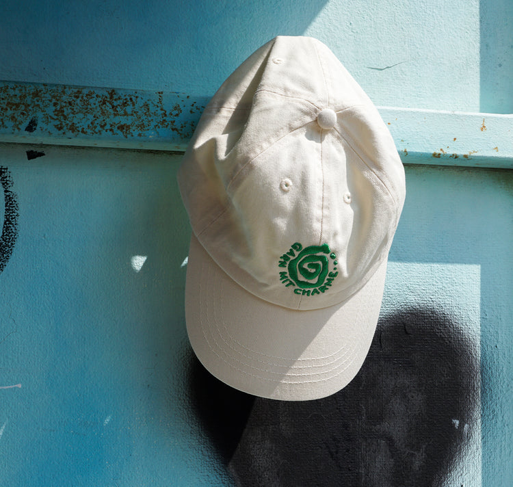 Filato con ciondolo - Berretto (beige)