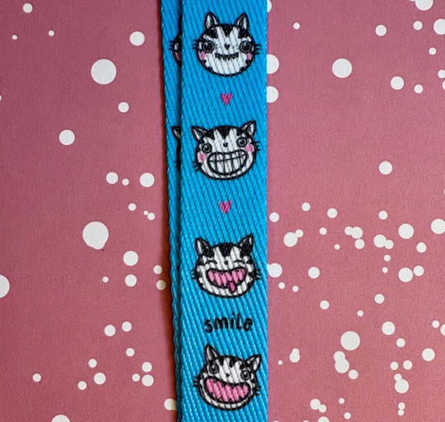 Taina - Key Chain "Smile" blue