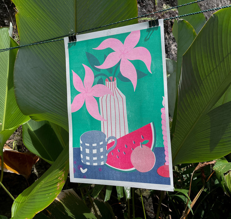 Aline Meier  - Plakat "The Lily" (Rabatt Produktionsspuren)