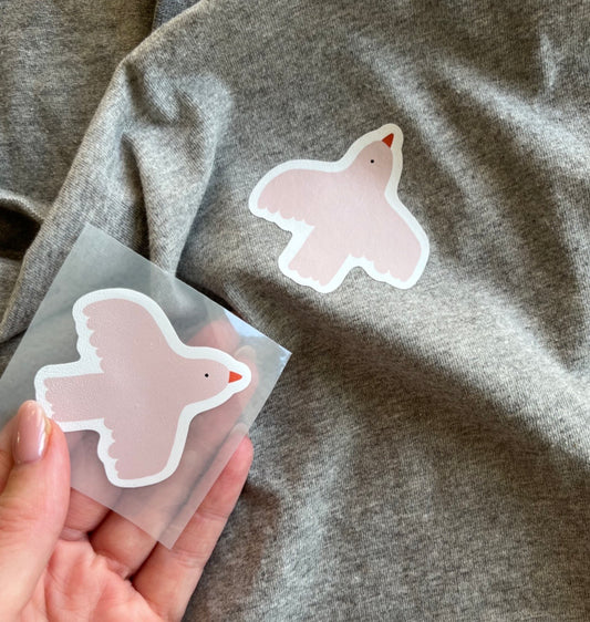 Karin Lena Schmid - Bügelbild "Rosa Vogel"