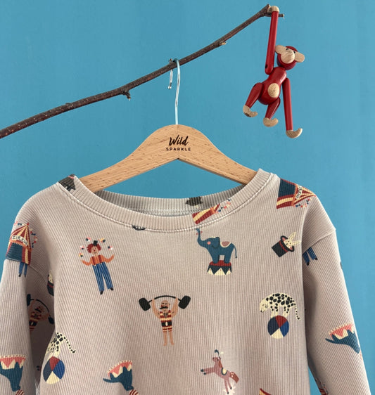 Karin Lena Schmid x Wild Sparkle - Kinder Langarm T-Shirt "Circus"