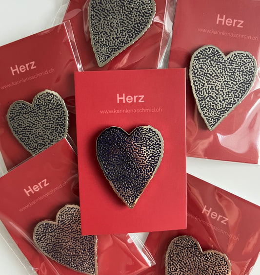 Karin Lena Schmid - Pin "Blaues Herz"
