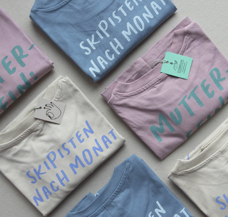 Lorena Paterlini - T-Shirt "Skipisten" (Dusty Blue)