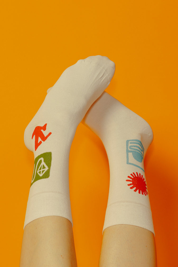 Max Berend x Willio.Studio - Weisse Strandsocken "Black to Blue"