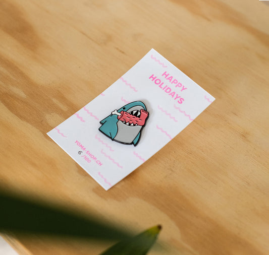 YOMA design factory - Pin "Happy Holidays"