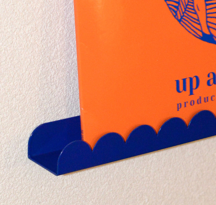 äm | äs | ka Design Studio - Wandleiste "Vinyl and art wall bar 1" (ultramarineblau)