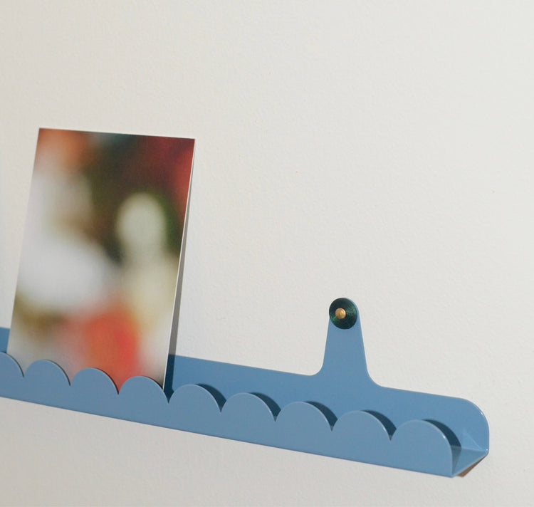 äm | äs | ka Design Studio - Wandleiste "Vinyl and art wall bar 3" (hellblau)