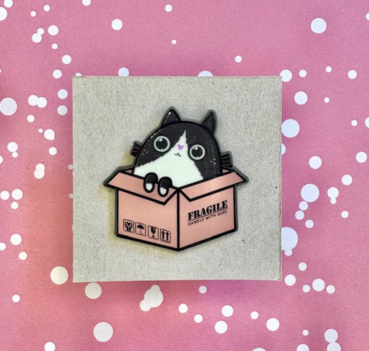 Taina - Pin "Cat in Box"