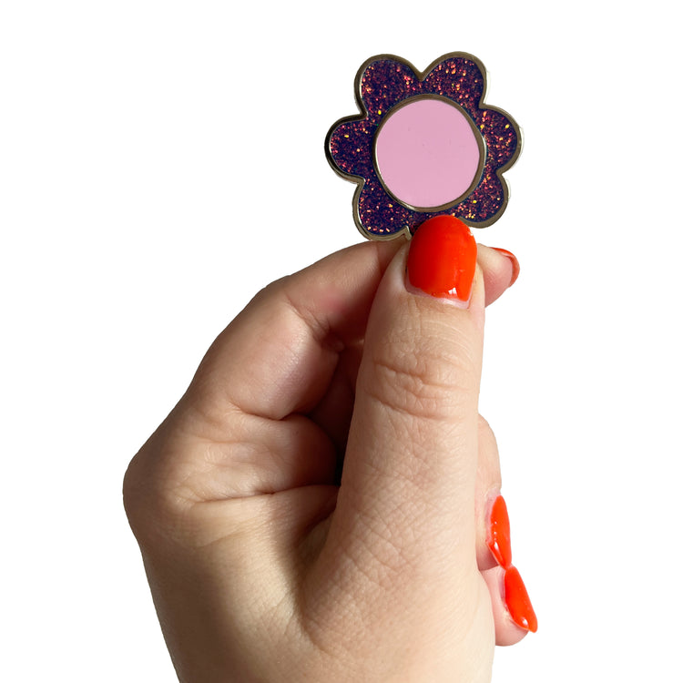 Jolanda Epprecht - Pin "Blume mit Glitzer Violett-Rosa"