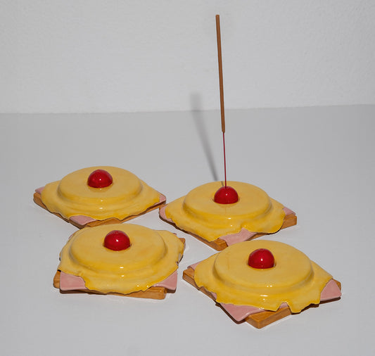 lea.jpg.raw - Keramik-Räucherstäbchen-Halter "Toast-Hawaii"